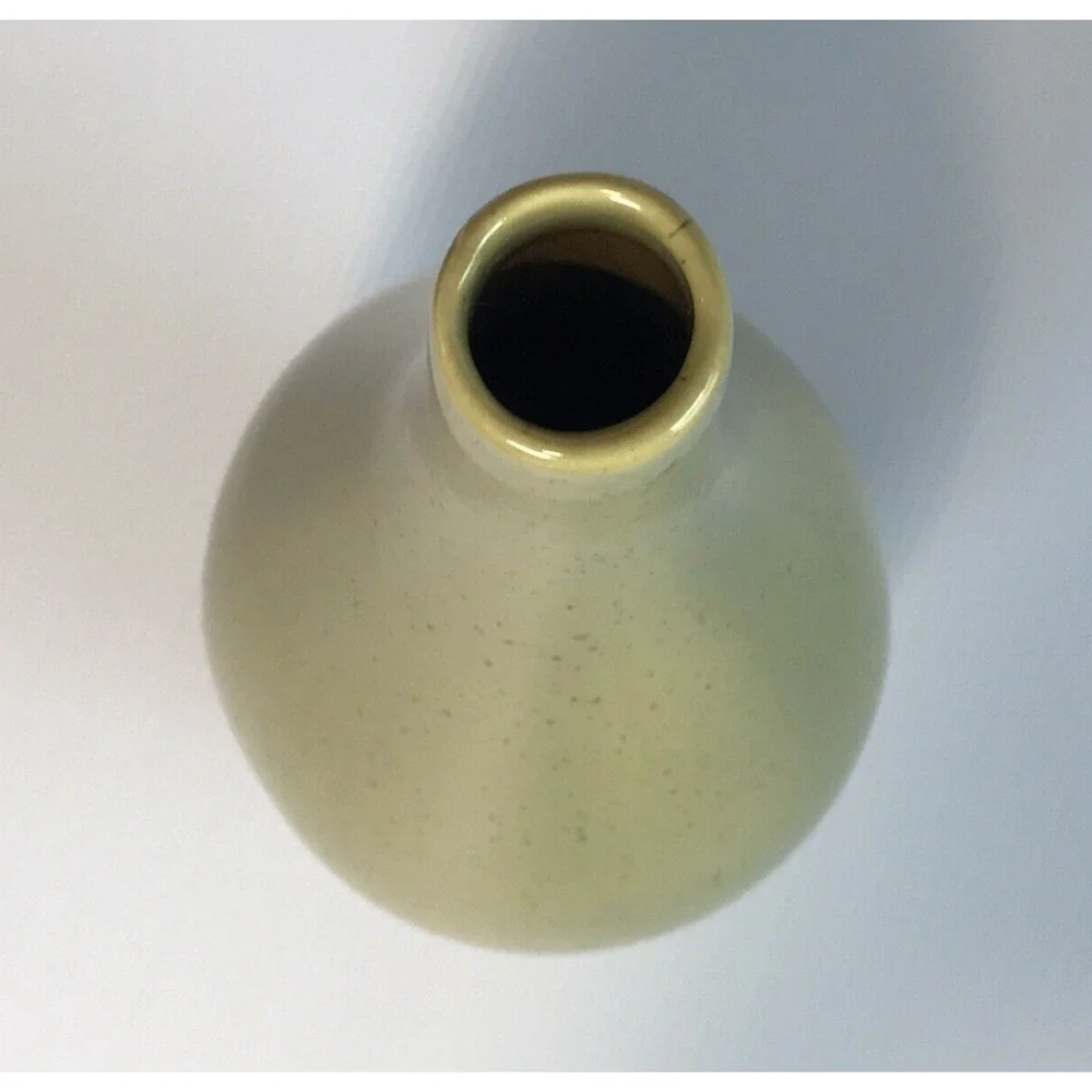 Royal Haeger 2004 Light Green Vase With Dark Speckles 14